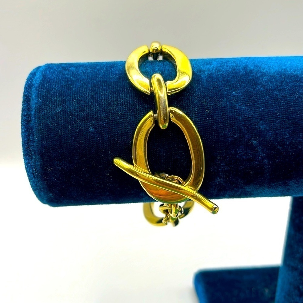 Liz Claiborne Gold Tone  Oversized Chain Link Toggle Bracelet  Gold Tone Vintage